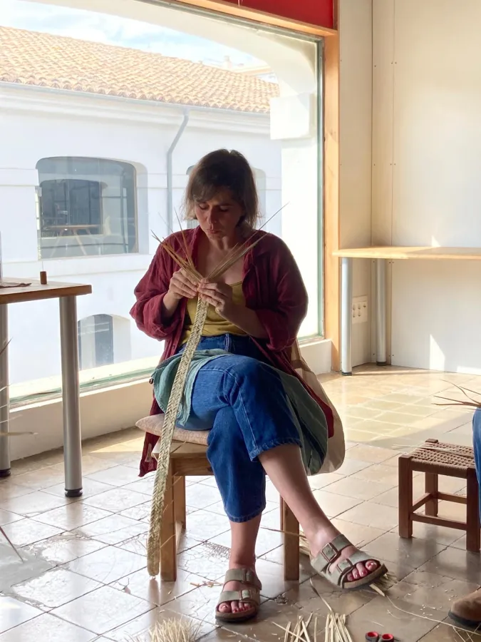 Curso de llata (cestería de palmito), martes por la mañana