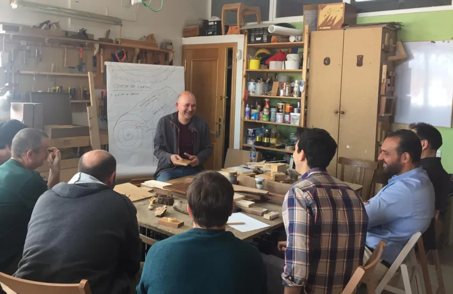 Curso de carpintería y ebanistería artística WOODMAKER