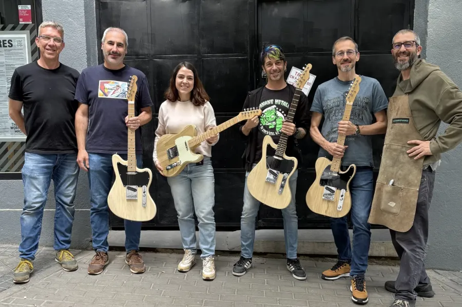 Construcción de guitarra o bajo eléctrico