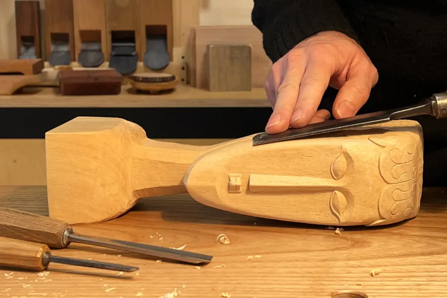 Clases de talla y escultura en madera
