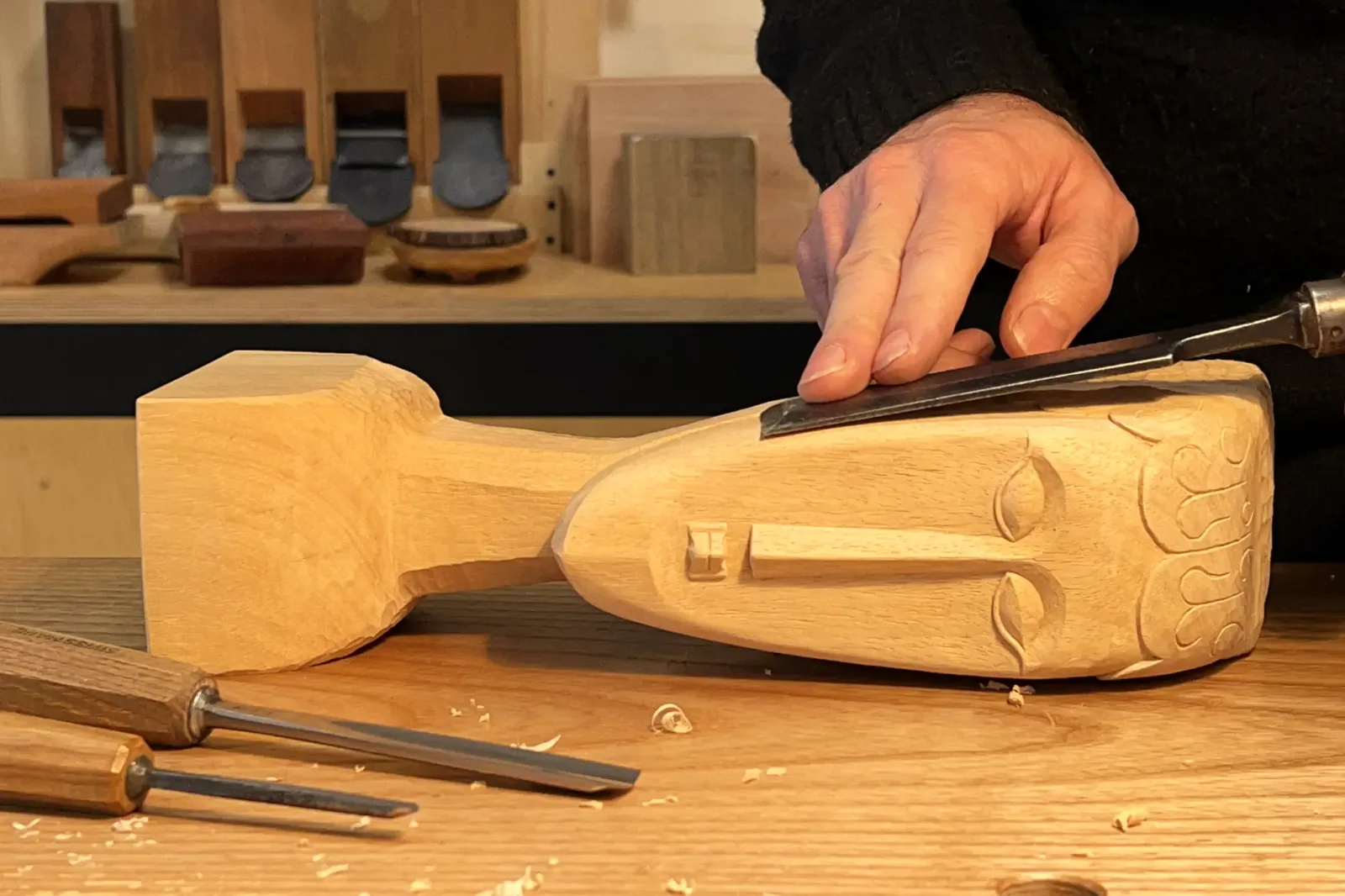 Clases de talla y escultura en madera