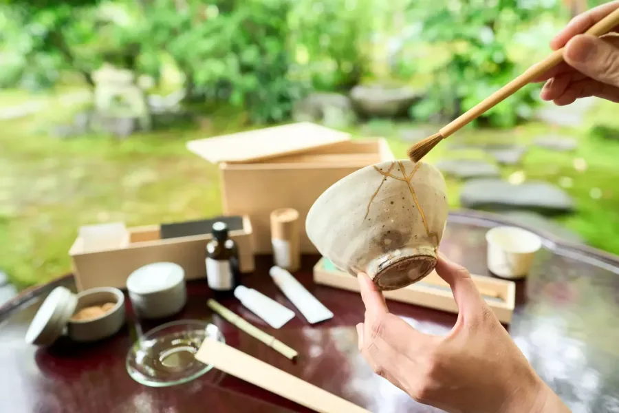 Taller de kintsugi