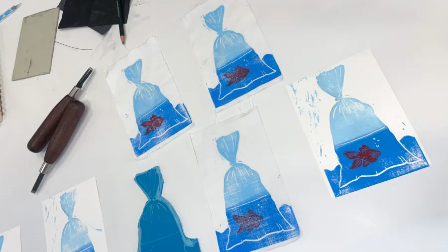 Taller de linóleo papel + textil